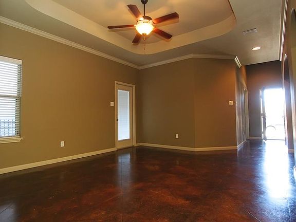 3rd image of 4015 Oak Bay Dr APT B