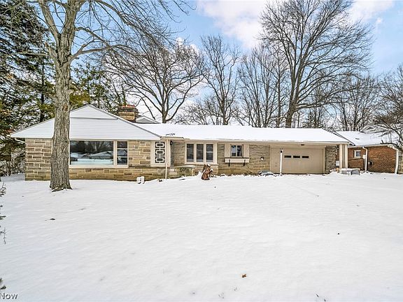 2nd image of 1081 Carver Rd