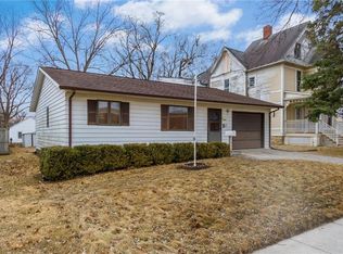 1215 7th St, Nevada, IA 50201