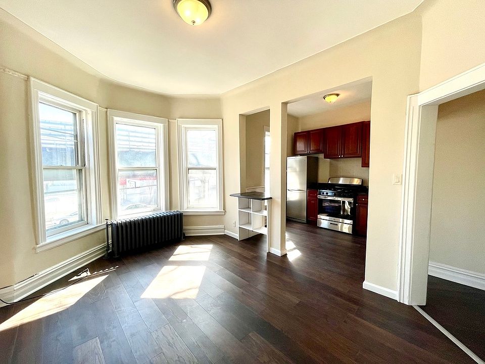 2nd image of 24-32 31st St #2A