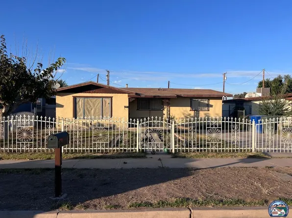 977 J St, Brawley, CA 92227