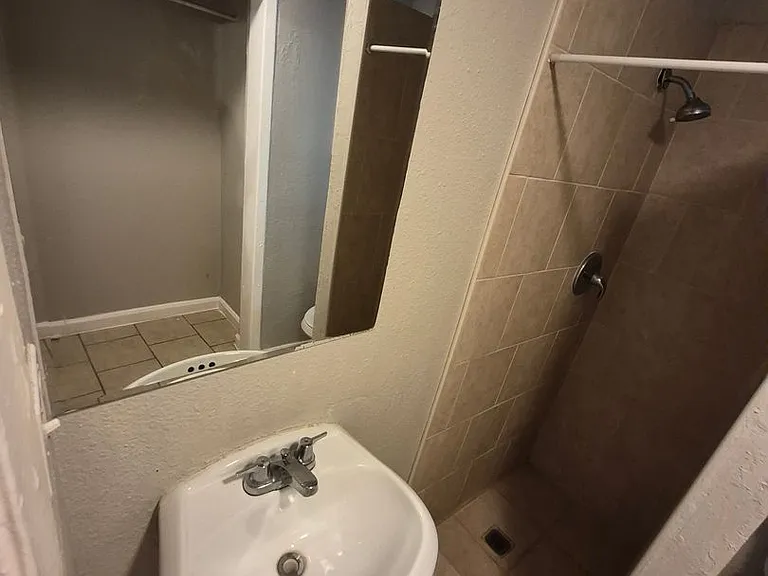 115 Caldwell St #8 — Photo 13
