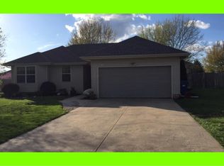 217 N Arrowhead Rd, Willard, MO 65781