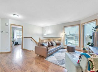 545 W Hillview Gate, Strathmore, AB T1P1Z6