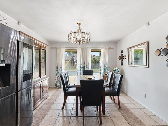 4th image of 1025 W Monte Vista