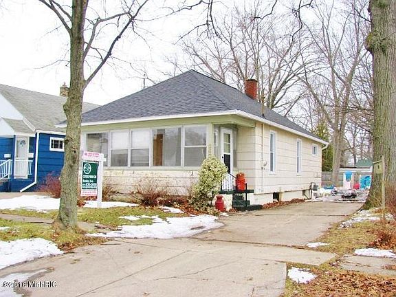 3rd image of 2426 Philo Ave
