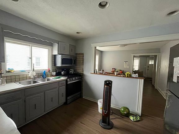 3rd image of 108 Russell St #1