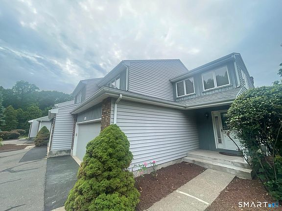 2nd image of 54 Ivy Ln Unit 54