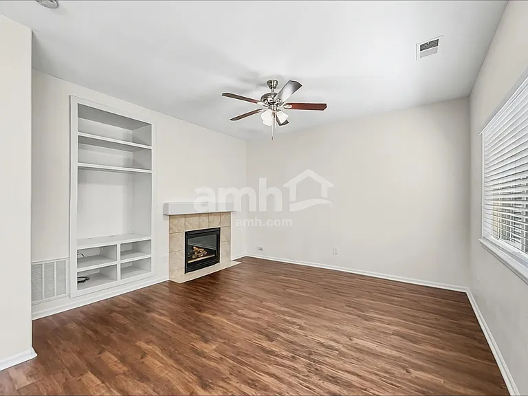 19506 E Bellisario Creek Dr — Photo 5