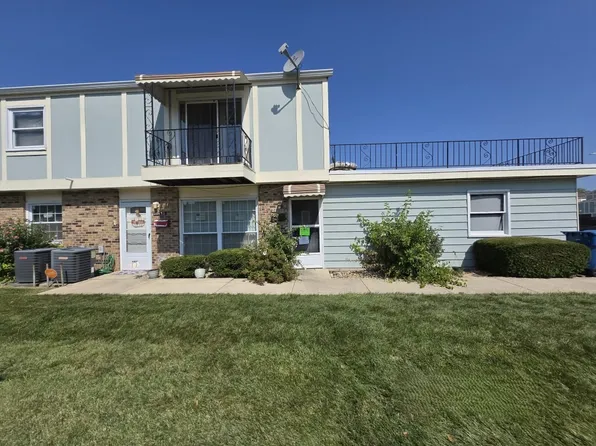 20132 Willow Dr #20132, Chicago Heights, IL 60411