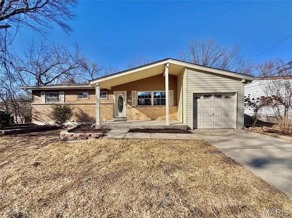 1261 Moonlight Dr, Arnold, MO 63010