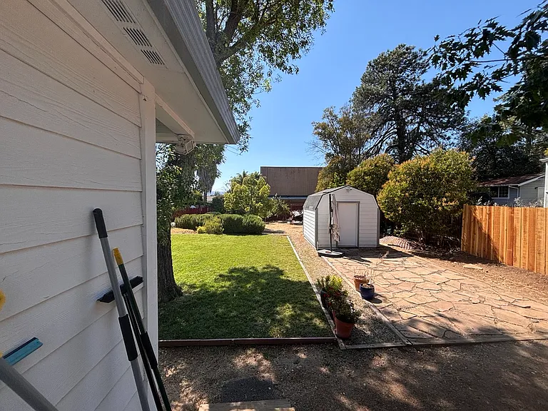 1637 Garnet Ln — Photo 26