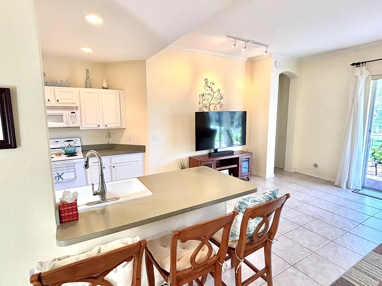 968 Hingham Way #102 — Photo 15