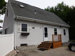 8 Taylor Ct, Westerly, RI 02891