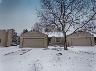 2489 Valley Oaks Cir, Flint, MI 48532