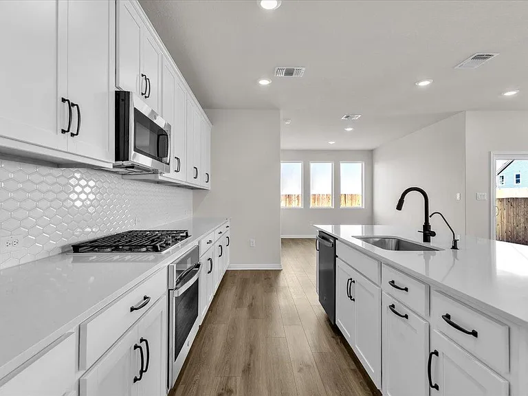 302 Willow Heights Dr — Photo 8