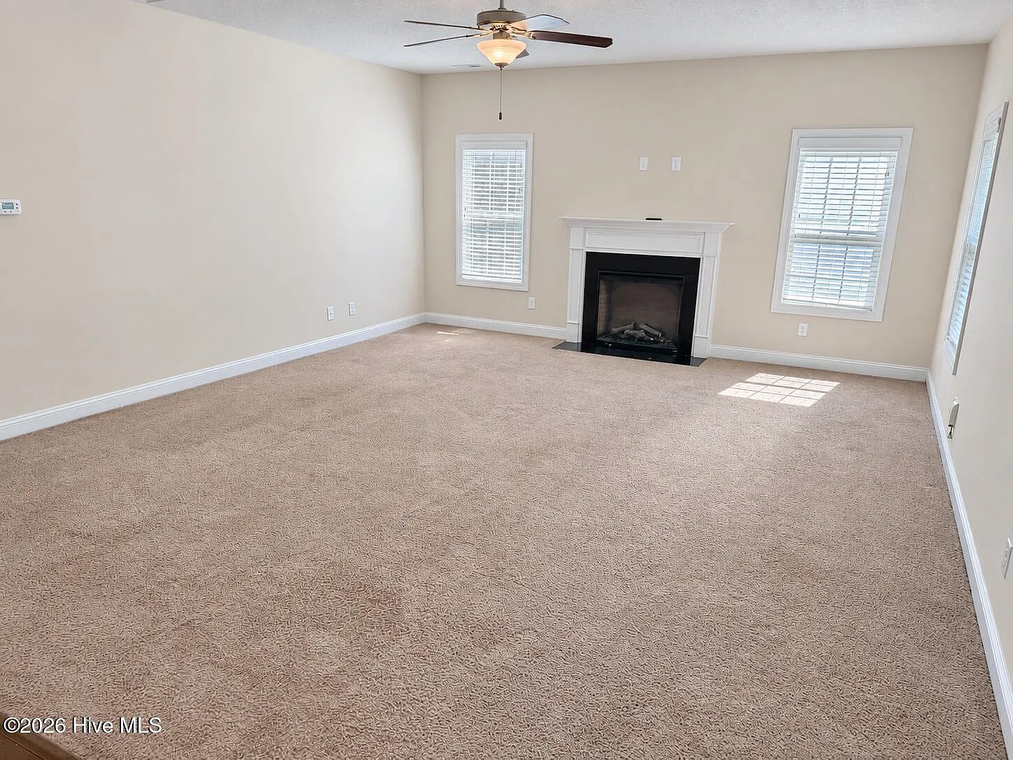 4 bed, 2.5 bath, 2387 sqft, $2,100 — Photo 4