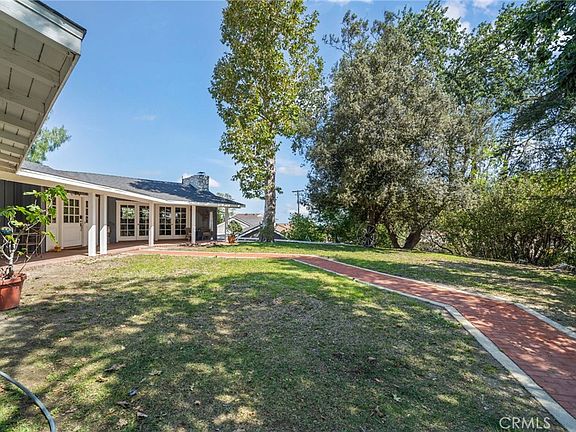 3rd image of 27601 Eastvale Rd