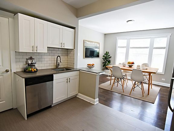 3rd image of 700 W Grace St #38023