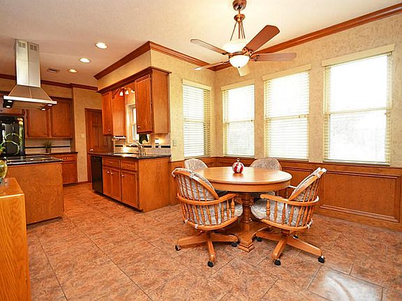 4th image of 20606 Park Bend Dr