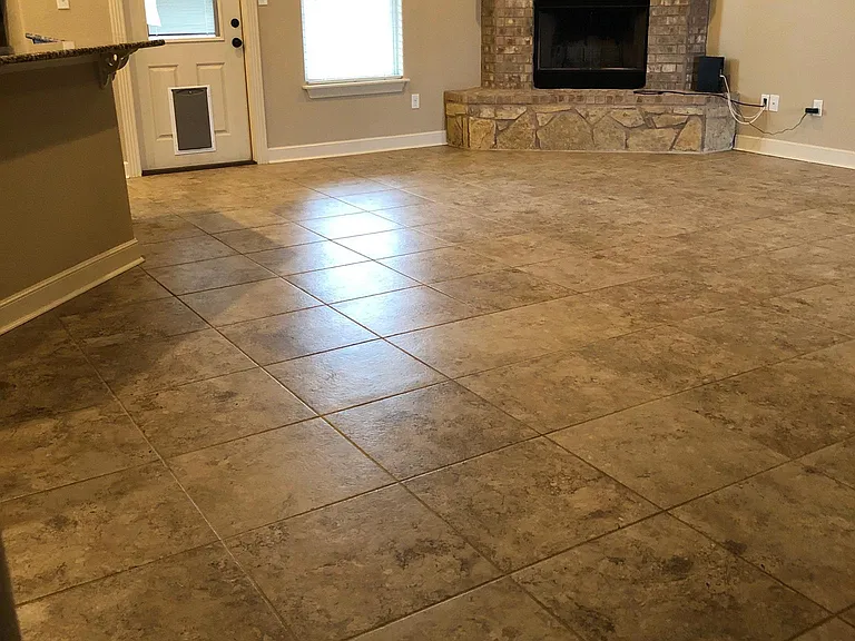 358 Southlake Dr — Photo 3