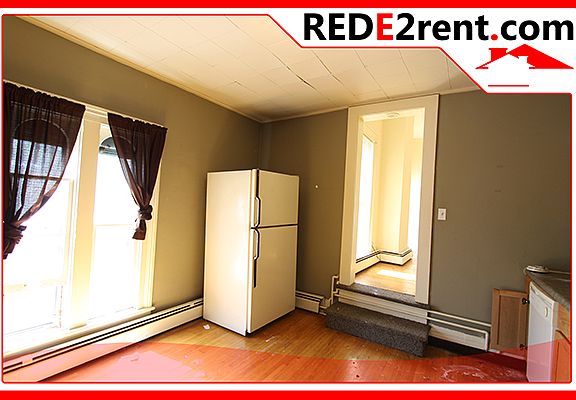 3rd image of 408 N Jackson St APT 2