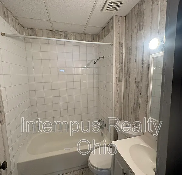 4072 E 139th St #1 — Photo 4