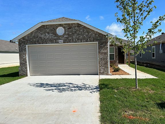3rd image of 10405 Debbie Dr N