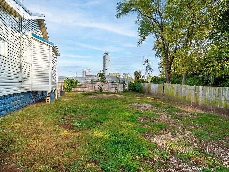 465 Brehl Ave — Photo 12