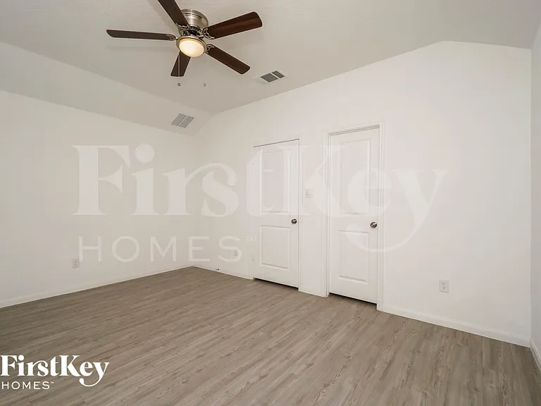 1260 Treehouse Ln — Photo 10
