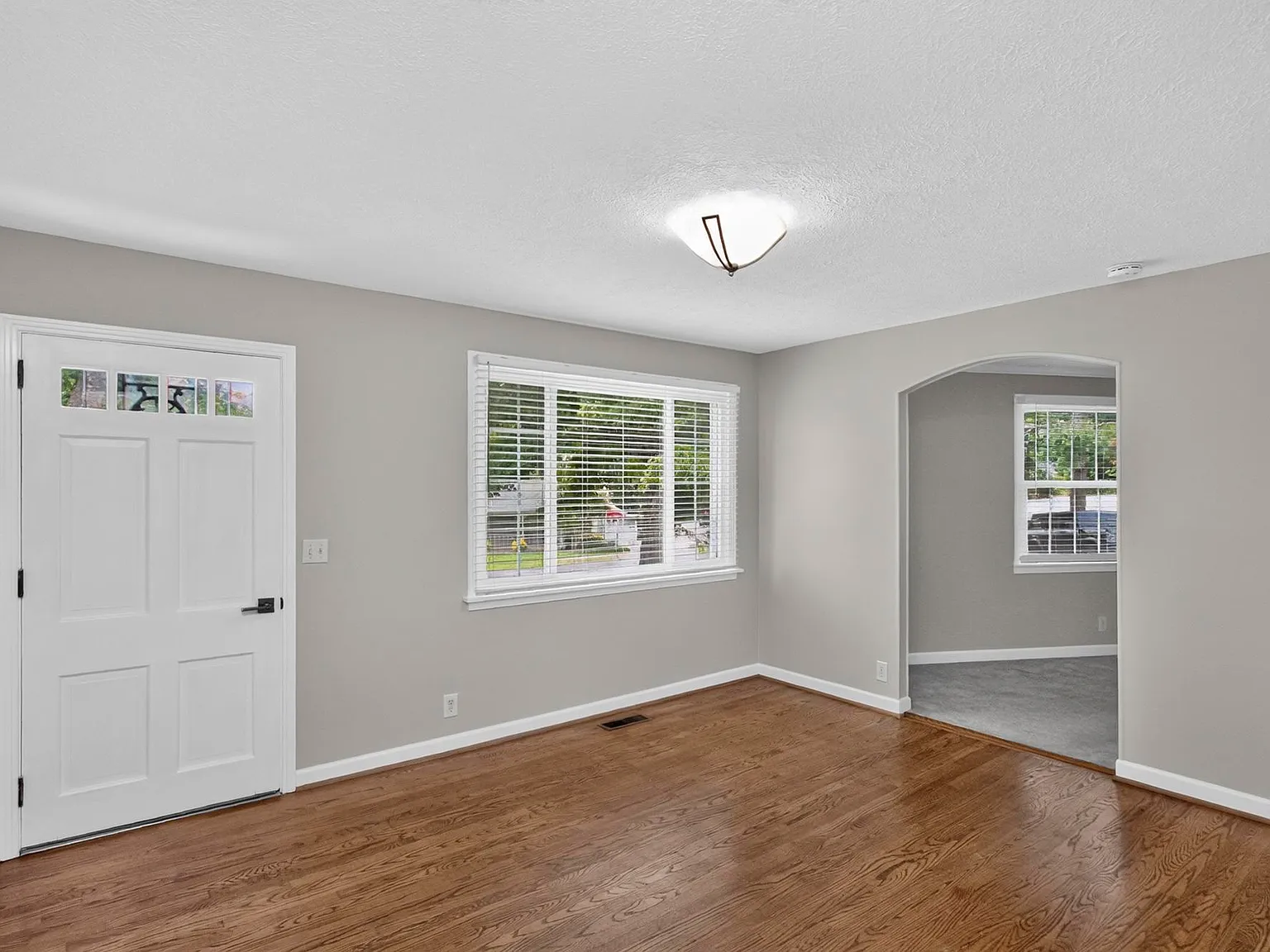 3 bed, 1.5 bath, 1286 sqft, $2,250 — Photo 4