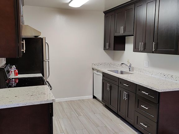 5th image of 501 S Fremont St APT 2