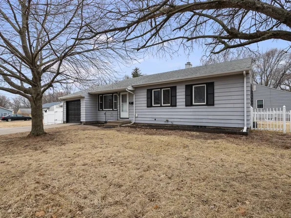 612 Waverly Rd, Davenport, IA 52804