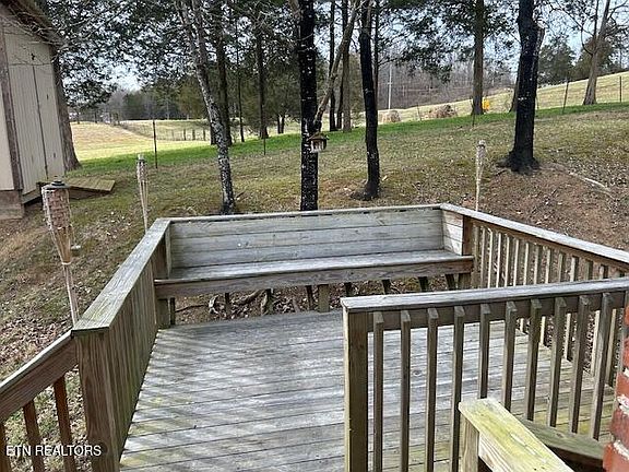 4th image of 719 Possum Valley Rd