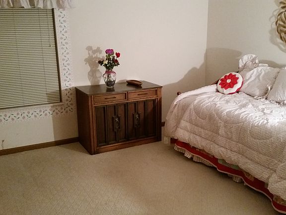 5th image of 35 Berview Cir APT H