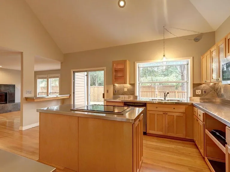 25451 SE 42nd Pl — Photo 10
