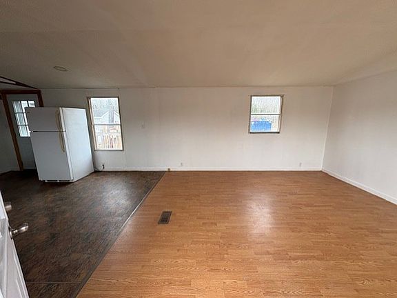 4th image of 36 White Tail Rd #1