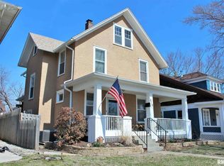 818 Grand Ct, Davenport, IA