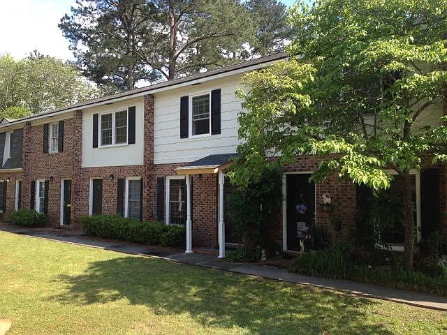 Courtyard - 810 Congaree Dr #C