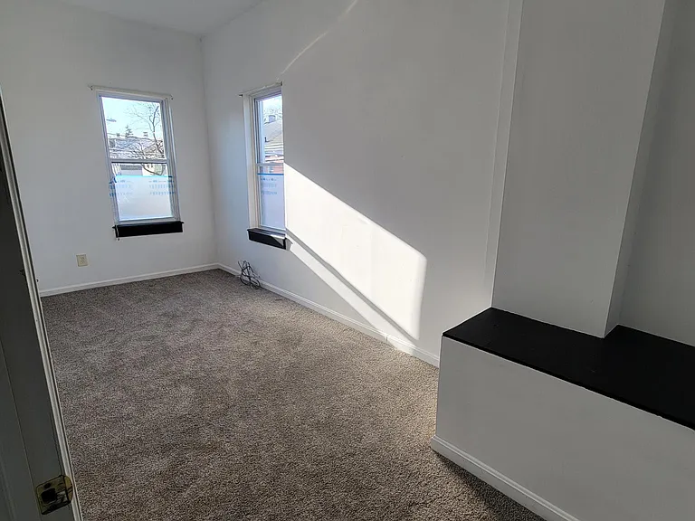 139 N Pine St — Photo 19