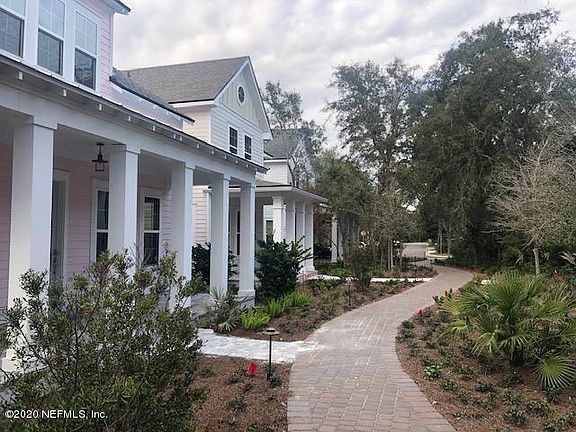 5th image of 1501 Lakeside Ln