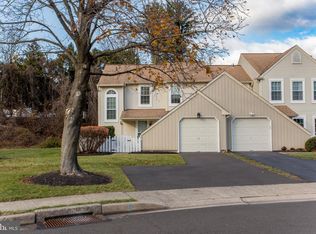 1811 Hennessy Dr, Southampton, PA 18966