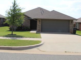 2413 Turtlewood River Rd, Midwest City, OK 73130