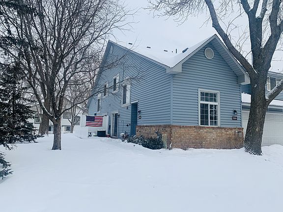 3rd image of 2584 Bedford Ct