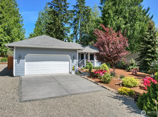 31 Falcon Ln, Port Ludlow, WA 98365
