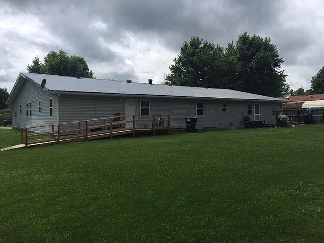 2nd image of 250 Price St