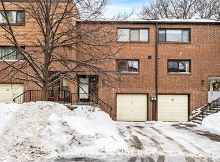 25 Song Meadoway, Toronto, ON M2H 2T8