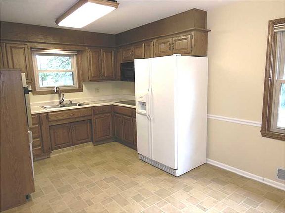 4th image of 5407 Seneca Dr