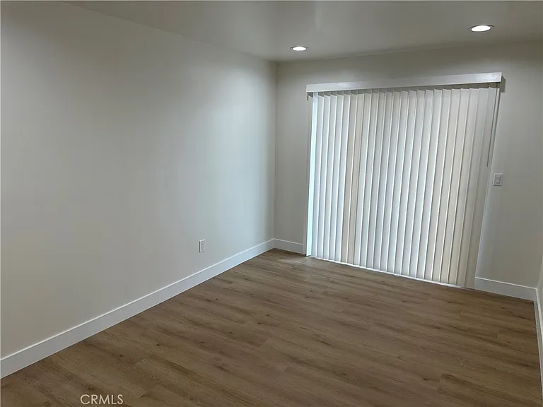 2161A Myrtle Ave — Photo 12