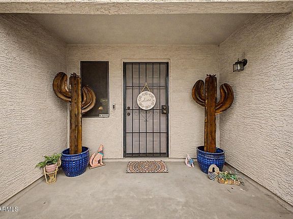 5th image of 3073 W COUNTRY CLUB Terrace